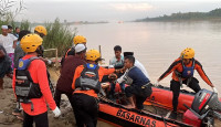 Ditemukan 10 Meter dari Lokasi Jatuh, Fajar Berhasil Dievakuasi